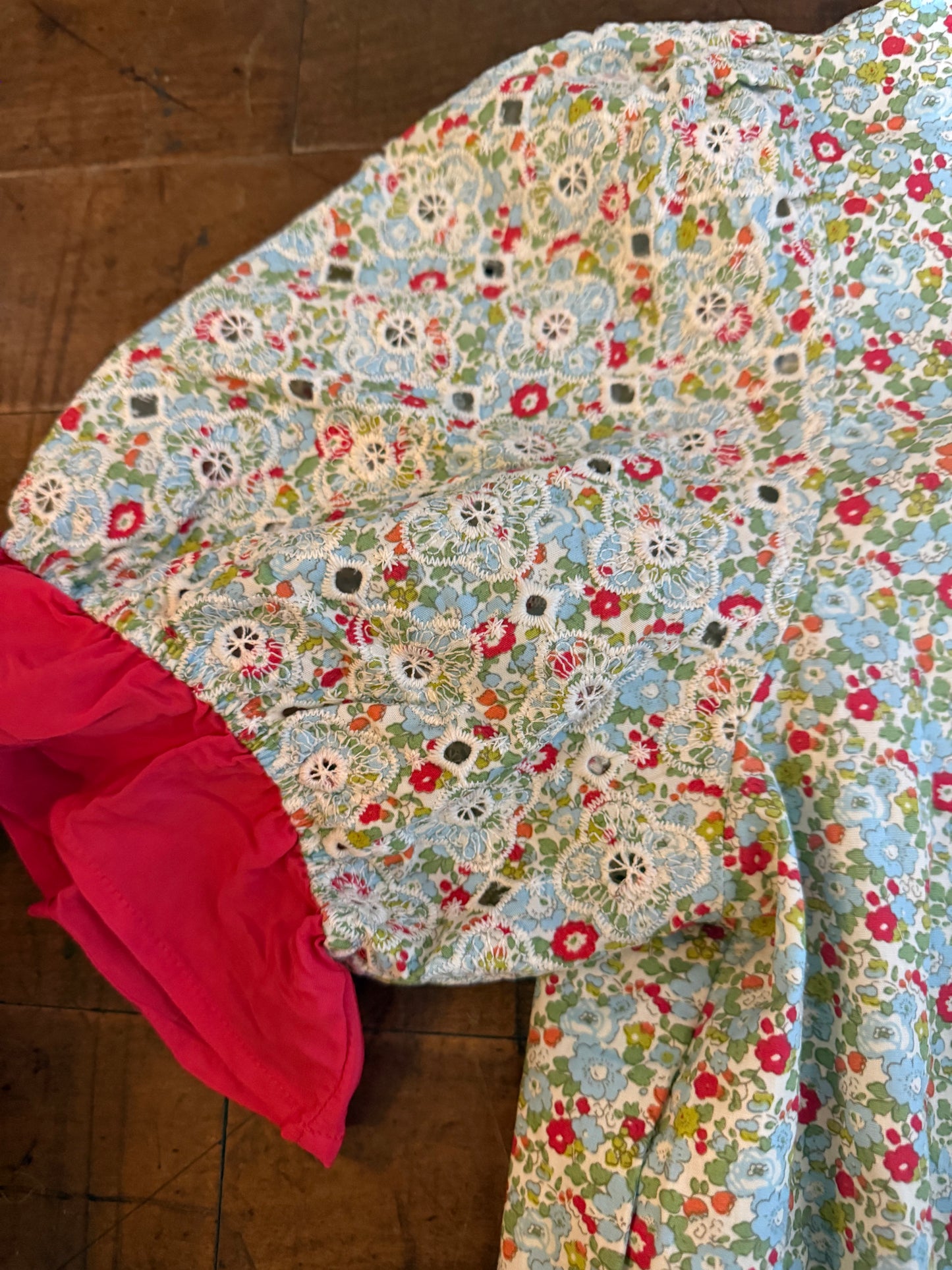 Floral Blouse laced ruffled sleeve