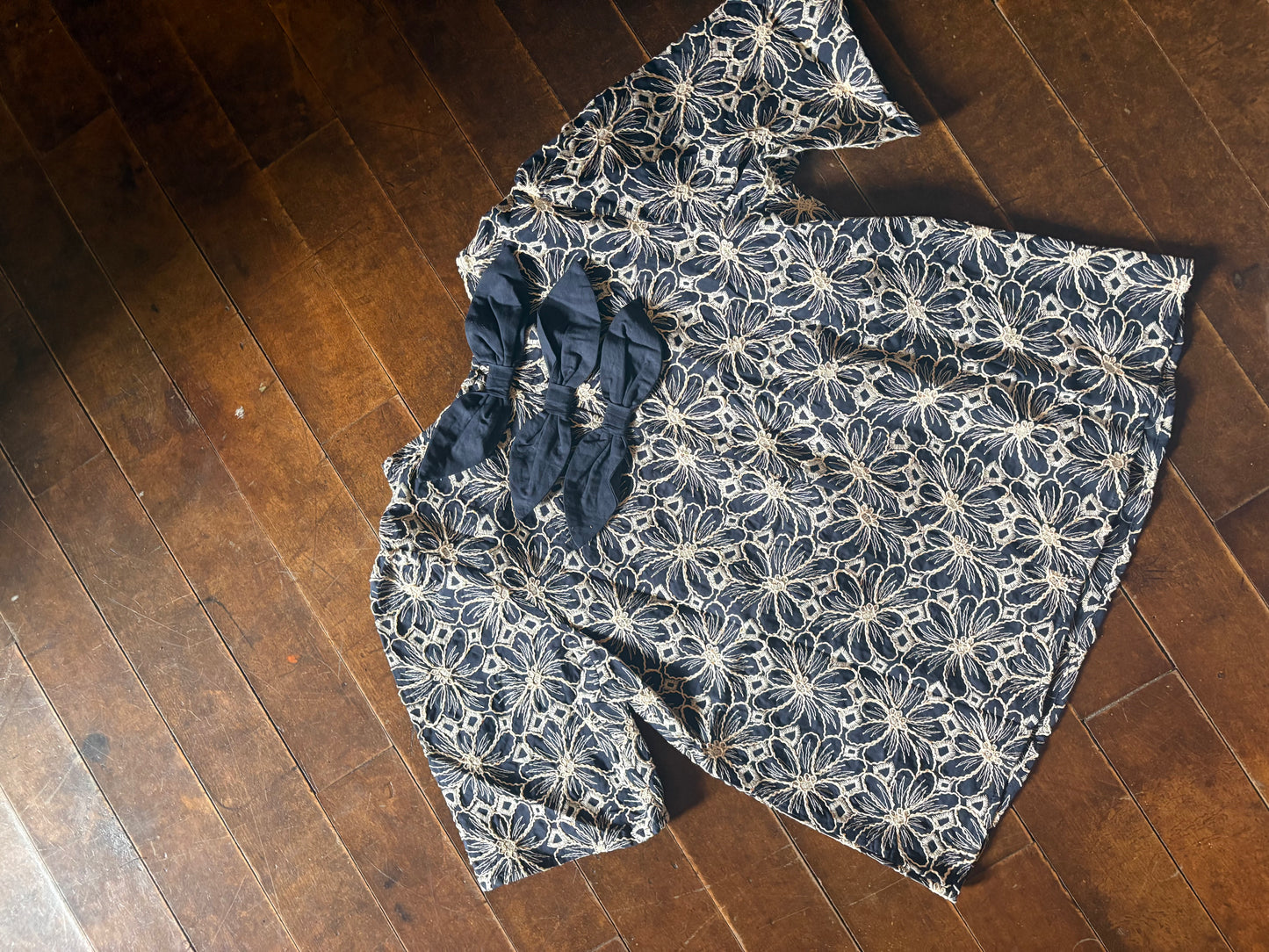 Back Bow Detailed Floral Embroidered Top